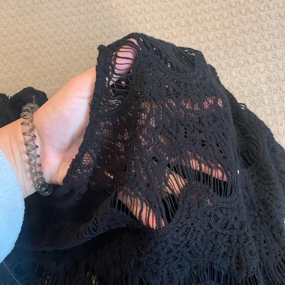 Alice + Olivia Black Crochet Lace Top Size L - Picture 2 of 7